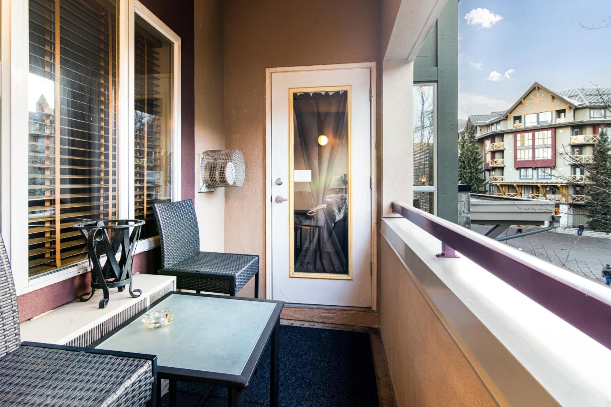 Town Plaza Suites By Golden Dreams Γουίστλερ Εξωτερικό φωτογραφία
